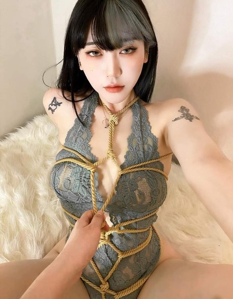 Naughty Rabbit pretty actress archive