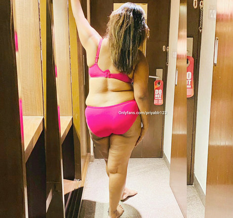 priyablr123 perfect star photo