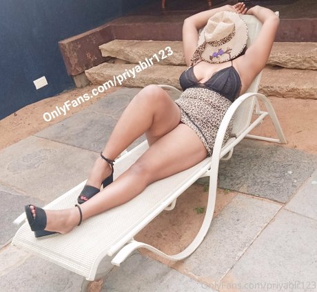 fingering pussy onlyfans hot photo