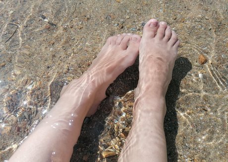 jemahug_ star exclusive image