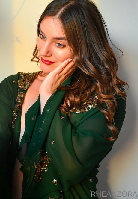 rheaazorafree star top photo