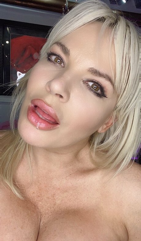 danadearmondfree beautiful model pics