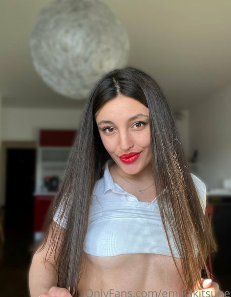 onlyemiliaa high quality star photos