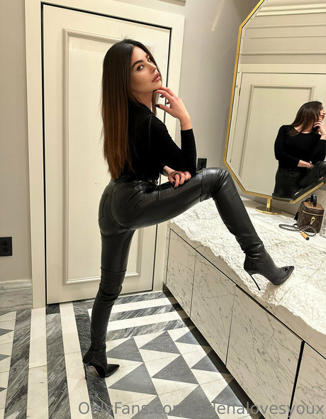 huge tits milf onlyfans free sexy photos