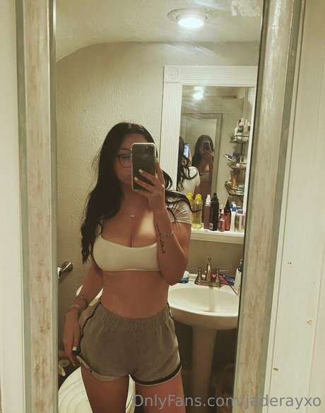 busty mom onlyfans exclusive images