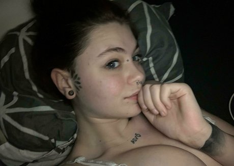 jeanneosk model pornographic picture