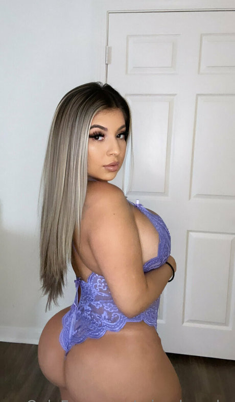 misscheeeks hot pornstar photos