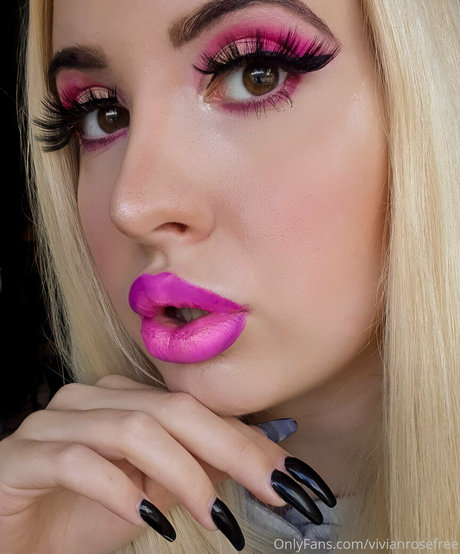 vivianrosefree nude pornstar img