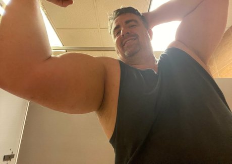 outihulk pornstar pictures