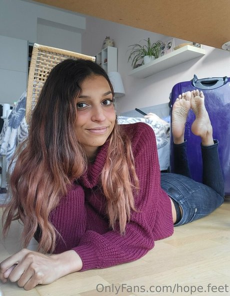 hope feet model hot gallery