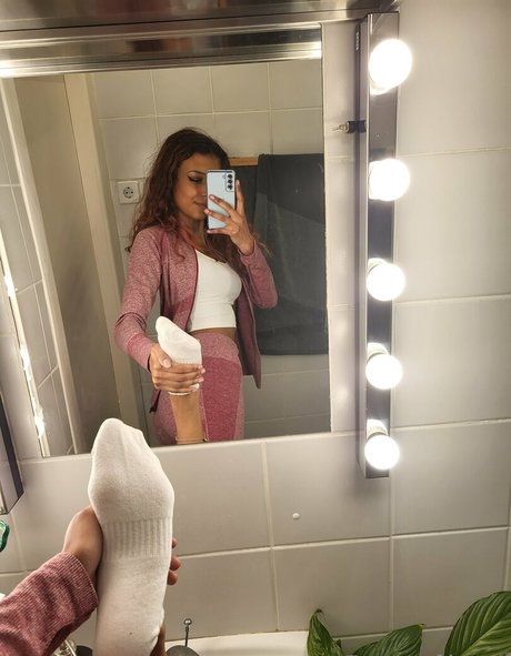 hope feet model pretty img