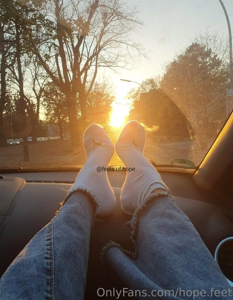 hope feet nudes star pictures