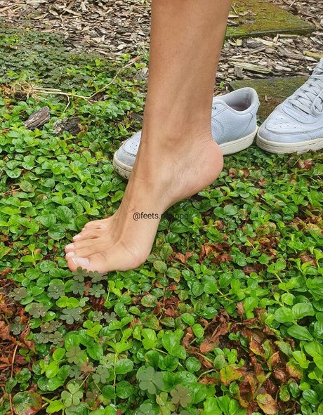 hope feet star top picture