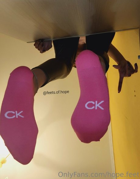 hope feet nude star gallery