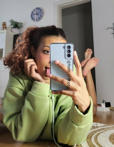 hope feet erotic actress gallery