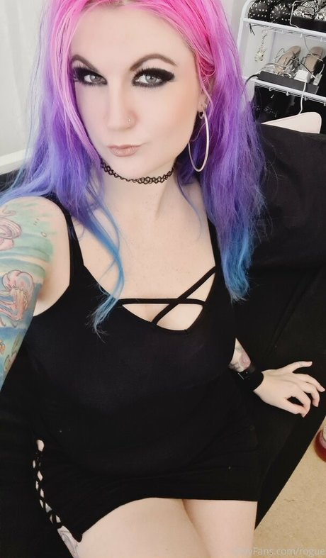 rogue hot model pics