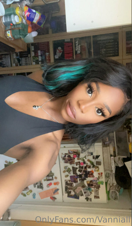 vanniallfree naked actress pics