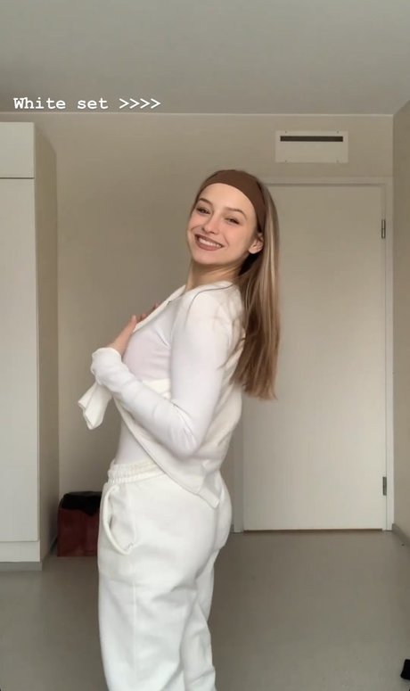 scandal onlyfans sexy photo