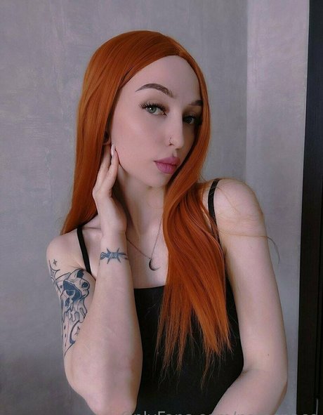 curvy shemale onlyfans free nude image