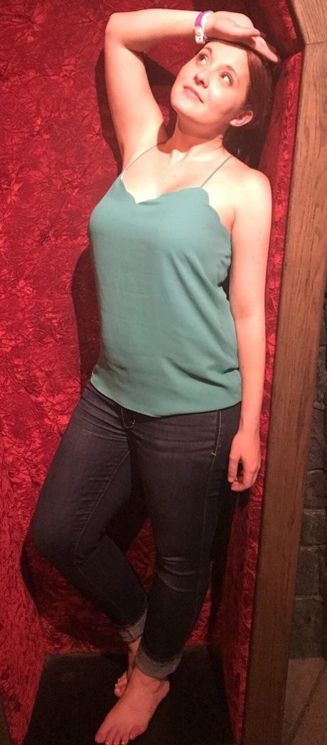 Aureylian pretty actress pictures