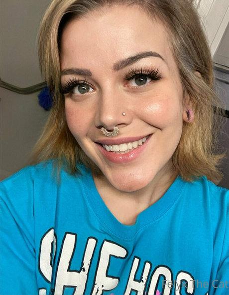 huge tits milf onlyfans hot image