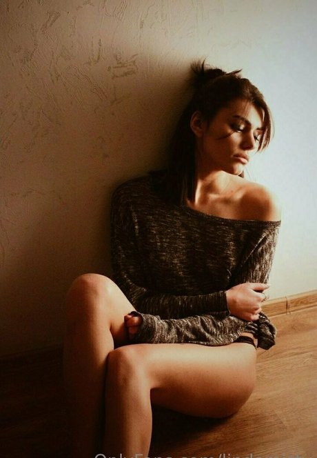 lindamisty model top photo