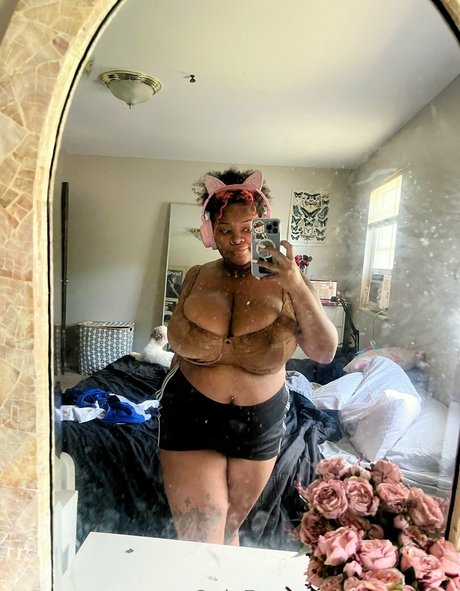 moodybb erotic star pictures