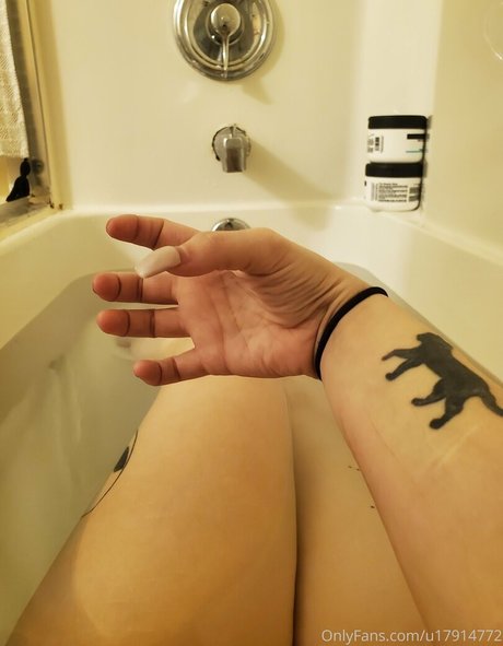 knockedxloose star nude image