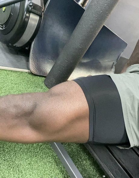 midwestthangs naked pornstar picture