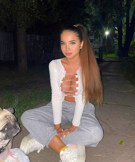 tiynmay high quality model image