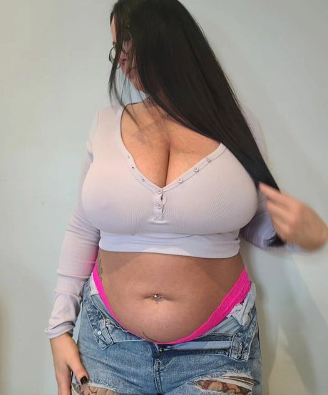 Hot4Holly nude model pics