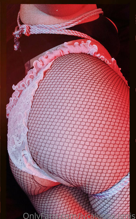 lycalopex ignis model naked photo