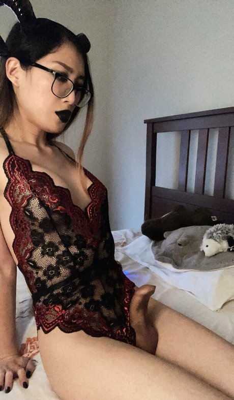 skelly tan beautiful actress gallery