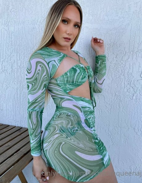 femdomqueenaj pretty star images