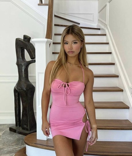 phoeyuibe nudes model image