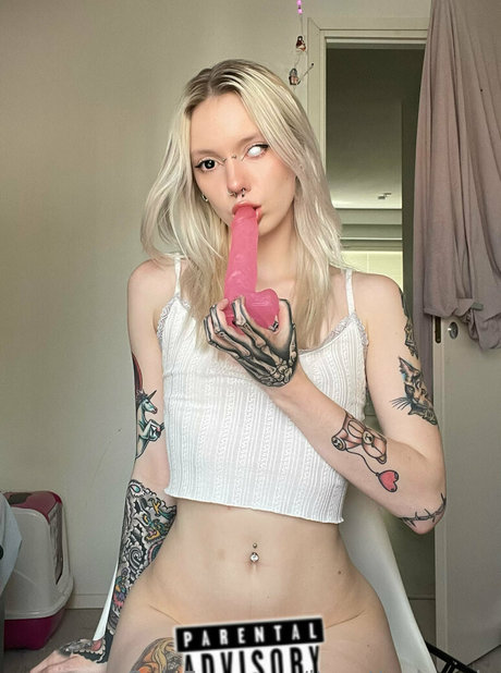 itscutiepiesade pretty model pic