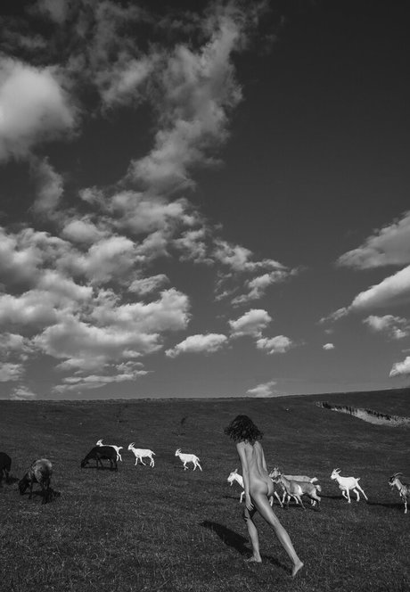 female popular onlyfans exclusive gallery