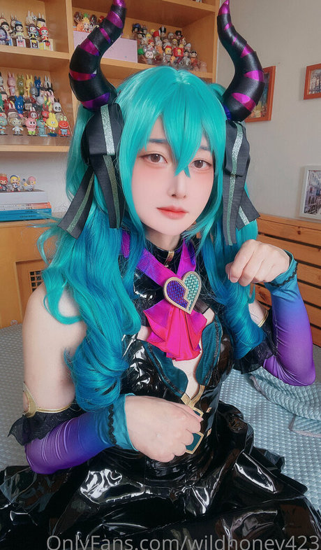 Wildhoney423 model porn pictures