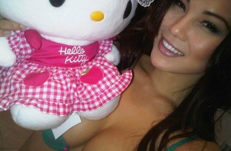 Lisa Kim Fleming hd model img