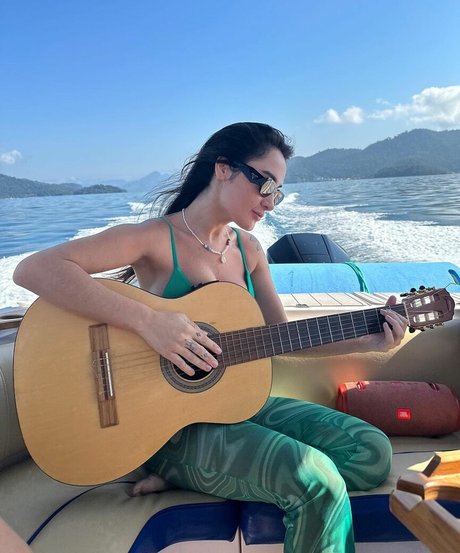 Gabi Melim hd actress gallery