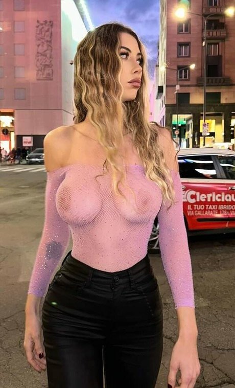 Eve Menta art star img