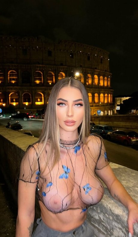 Eve Menta nice model img