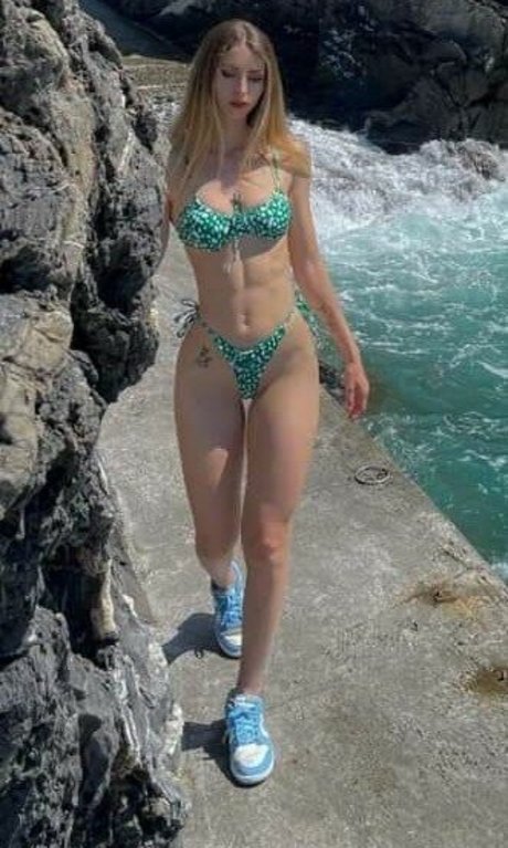 hairy legs onlyfans beautiful nude photos