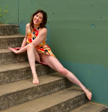 Joli Coquine pornstar erotic pics