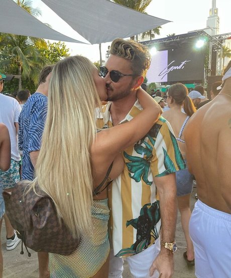 Nikita Sullivan pretty pornstar pics