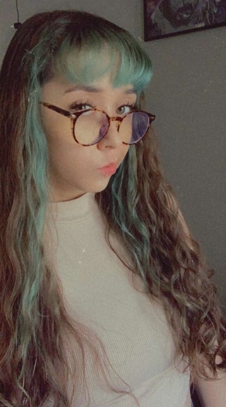 Honeybeeez model porn images