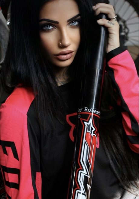 Chloy Hevans perfect actress images