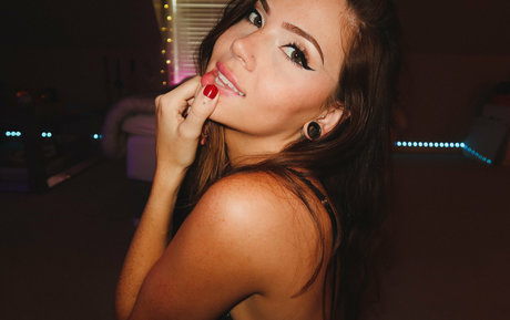 cheating wife onlyfans sexy nude photo