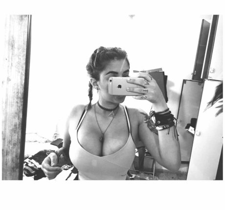 joi asian onlyfans beautiful nude image