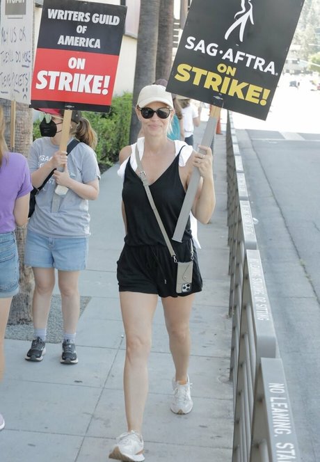 Jeri Ryan sexy star galleries